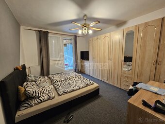 Dva rodinné domy v spoločnom dvore na pozemku 961 m2 - 5