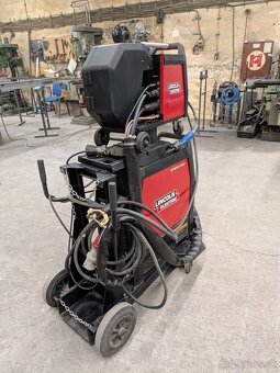 Pulzná zváračka Lincoln SPEEDTEC®400SP - 5