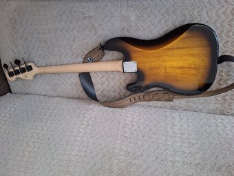 Basgitara Squier by Fender - Precision Bass - 5