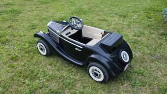 Elektrické autíčko 4x35W motor, nosnosť 90kg - 5