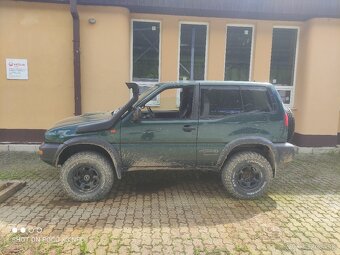 Nissan Terrano 2 - 5