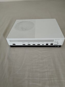 Xbox One S - 5
