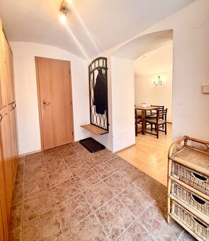 NA PREDAJ: 1- izbový byt v centre mesta Levoča - 53 m2 - 5