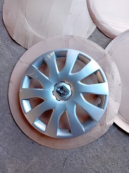 Puklice/okrasné kryty kolies - 5