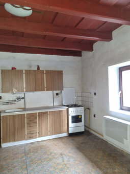 NA PREDAJ 2 x RODINNÝ DOM a POZEMOK 1099 m2 POBEDÍM NMNV - 5