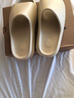 Yeezy slides - 5