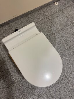 Toaleta značky Duravit - 5