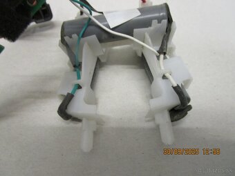 PREDAM MOTOR + BATERIE NA VYSAVAC ELECTROLUX  ZA 15€ - 5