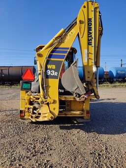 Komatsu WB93R-8 - 5
