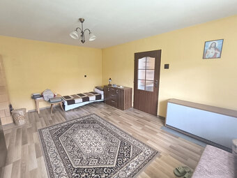 SLNEČNÝ REKONŠTRUOVANÝ ZARIADENÝ RODINNÝ DOM CHATA V KĽUDNEJ - 5