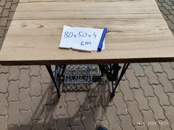 Predám krásny stôl, spodok šijací stroj vrch brest - 5