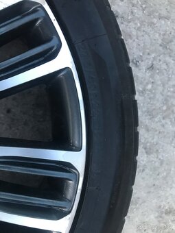 Elektróny Range Rover 275/40 r22 - 5