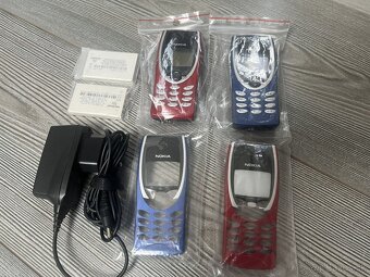 .:  Nokia 8210 - original Modra + Červená - 5