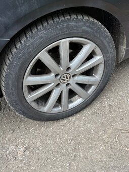 Rozpredam Volkswagen Passat b6 2.0 TDi 125kw DSG . Kod motor - 5