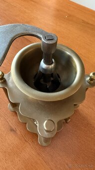 Mosadzný vintage mlynček na kávu – zberateľský kúsok / dekor - 5