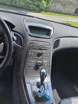 Hyundai Genesis cupe - 5