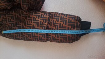 Zimušná nadýchaná bunda FENDI - 5