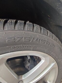 predám zimné pneu.275/45 r21 - 5