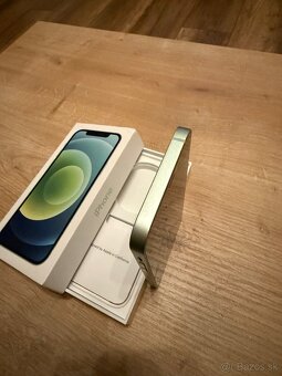 Apple iPhone 12 - 64GB - 5