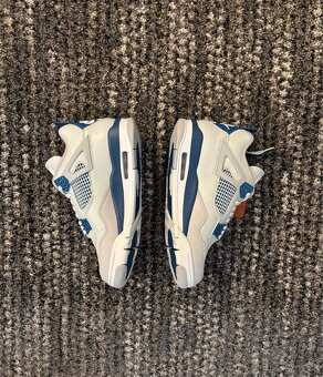 JORDAN 4 "MILITARY BLUE" - 5
