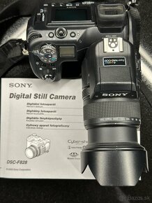 Sony Cyber-Shot DSC–F828 - 5