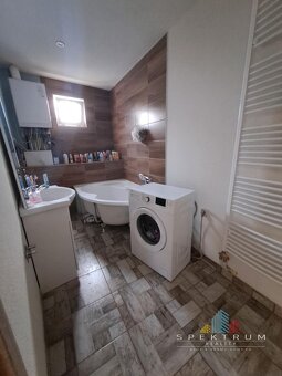 ZNÍŽENÁ CENA Prerobený 3 izbový rodinný dom - 5