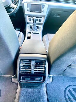 Predám VW Passat B8, DSG automat r.v.:2016 - 5