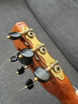 Martinez celomasívna klasická gitara 4/4 - 5