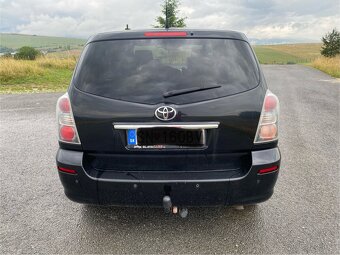 Toyota Corolla Verso - 5