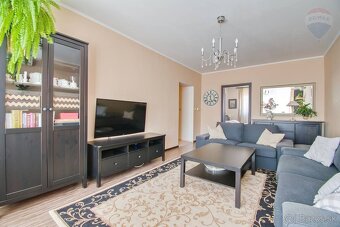 PREDAJ:3 izbový byt s garážou a záhradkou, blízko centra mes - 5