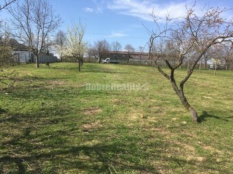 Dobré reality Vám ponúkajú na predaj stavebný pozemok v obci - 5