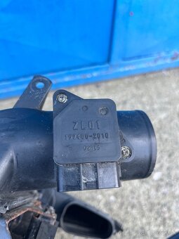 Mazda 3 BK airbox 1.6 77kw benzín - 5