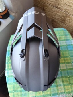 Prilba LS2 - 5