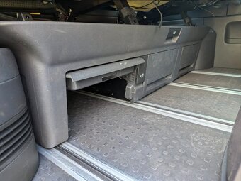 VW T5 Multivan 2,5 TDI Diely. - 5