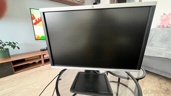 Monitor HP Compaq LA2405x - 5