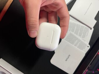 AirPods pro 3 - 5