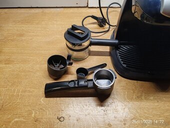 Predám pákový kávovar DeLonghi EC 9.1 - 5