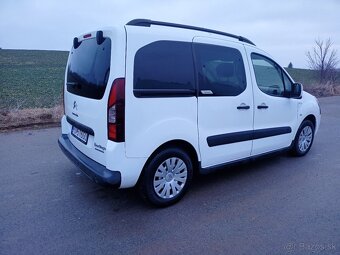 Predám Citroën Berlingo 1,6HDI 84kw XTR výbava Multispace - 5
