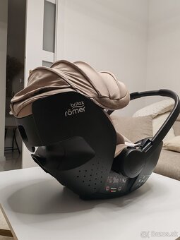 Úplne nová Autosedačka Britax Romer - vajíčko - 5