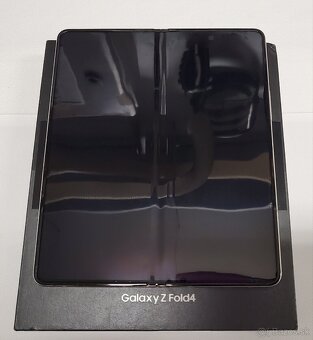 Samsung Galaxy Z Fold 4 - 5