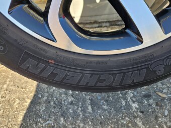 Originálne disky RENAULT 4x100 R17, pneu Michelin - 5