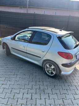 Predám Peugeot 206 1,1 2004 - 5