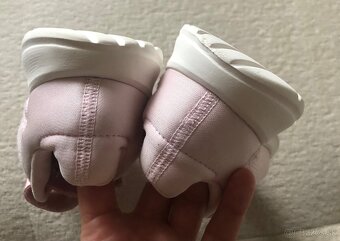 —————-Ružové tenisky Adidas, Tensaur, 26, 16.90 E———- - 5