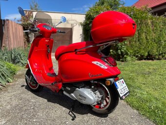 Vespa Primavera 125 red - 5