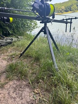 TRIPOD - 5