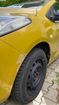 Mazda 2 - 5