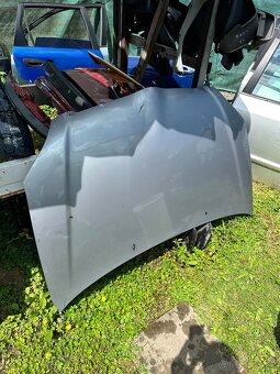 Predám čierna Nová kapota Toyota Corolla 2002-2008 HB - 5