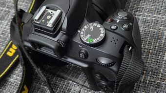 Nikon D3300 s objektivom - 5