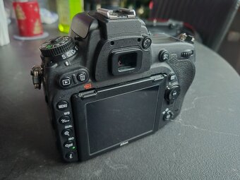NIKON D750 + objektívy a battery grip - 5
