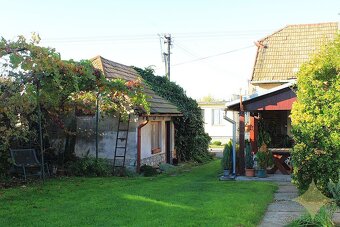 Čiastočne zrekonštruovaný rodinný dom s letnou kuchyňou a pi - 5